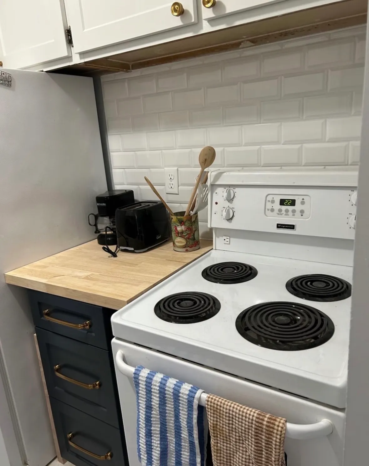 Photo of kitchen with stove